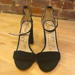SAM EDELMAN YARO BLOCK HEEL SANDAL - BLACK SUEDE
